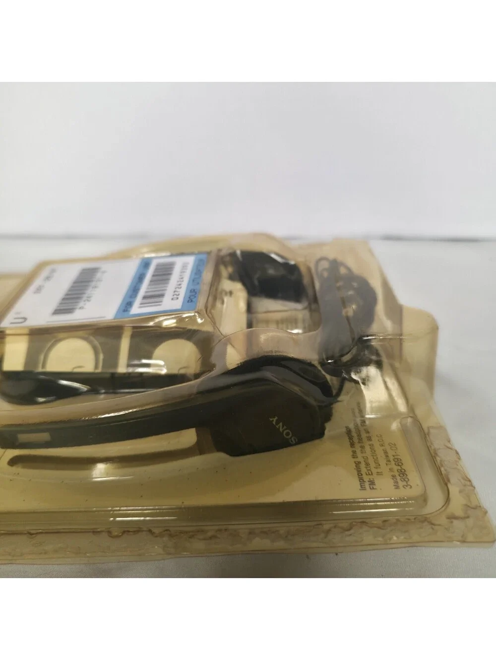 Vintage Sony SRF-26 FM Stereo Walkman Radio Receiver Headphones NOS 1990